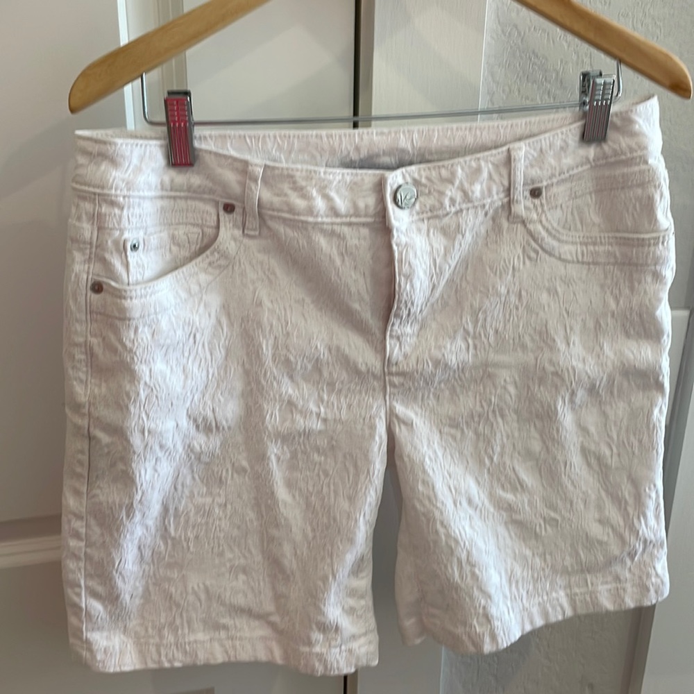 Simply Vera White Textured Shorts